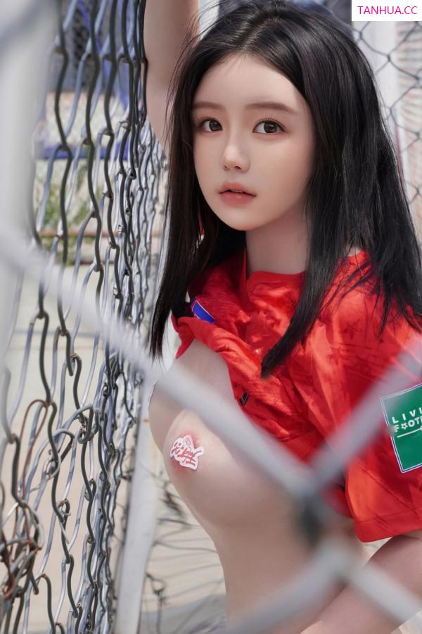   [XiuRen]高清写真图 2024.06.20 No.8733 小薯条nienie 美腿丝袜第55张图片